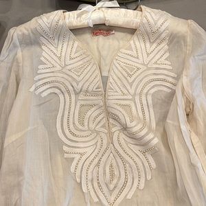 TunicLove Mid Sleeve Pearl Embroidery Blouse